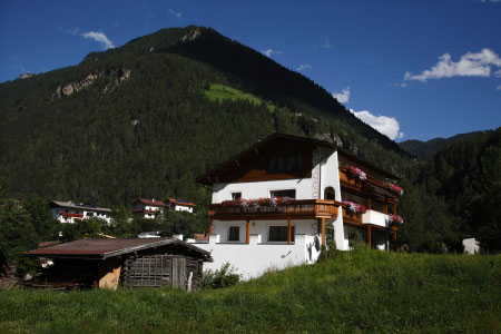 ferienwohnung appartement pfunds piz mondin im sommer